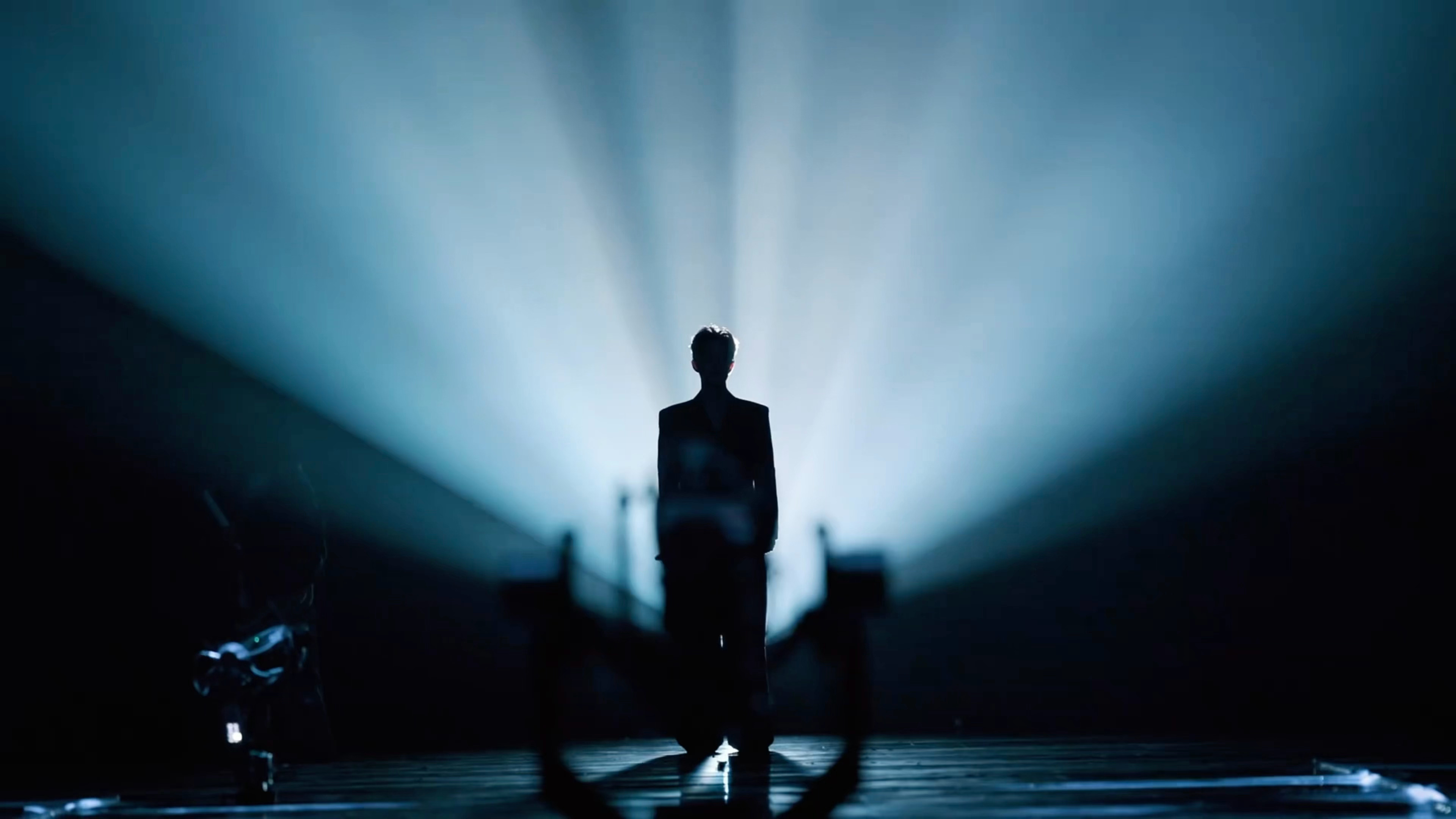 Chinese actor Xiao Zhan took center stage at the 2026 China Network Audiovisual Gala on February 7, serving as the main narrator for the event’s theme 'Beautiful Audiovisual, Beautiful Life.' His appearance—from a stunning red carpet look to a heartfelt speech—dominated social media, with fans and critics alike praising his poise, style, and ability to connect with the audience.