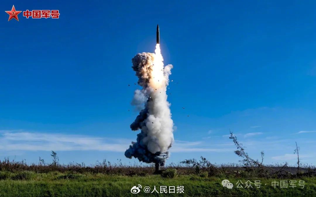 China's People's Liberation Army (PLA) Rocket Force successfully launched an intercontinental ballistic missile (ICBM) into the Pacific Ocean on September 25, demonstrating the country's military prowess and capabilities. The launch, which took place at 8:44 am, was part of the Rocket Force's annual military training exercises, aimed at testing the performance of its weapons and equipment. According to official reports, the ICBM, equipped with a training simulator warhead, accurately hit its target in the designated sea area. The launch was announced in advance to relevant countries, in a move seen as a show of transparency.